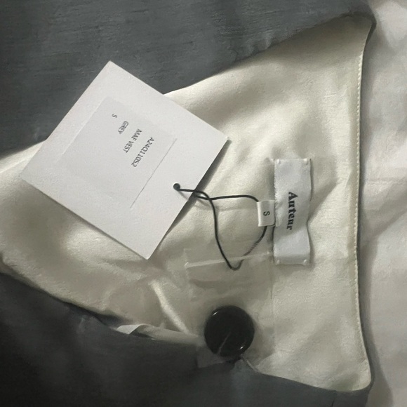 Auteur Grey “Mae” Tailored Vest – Size Small (NWT) - Picture 7 of 10